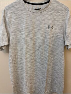 Under Armour Men’s Short Sleeve Heathered Grey Treadborne Performance Tee